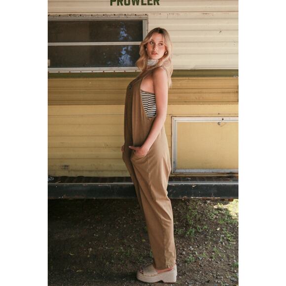 Hem & Thread SNOW WASHED OVERSIZED V-NECK CAMI JUMPSUIT Dark Chocolate - Picture 2 of 3
